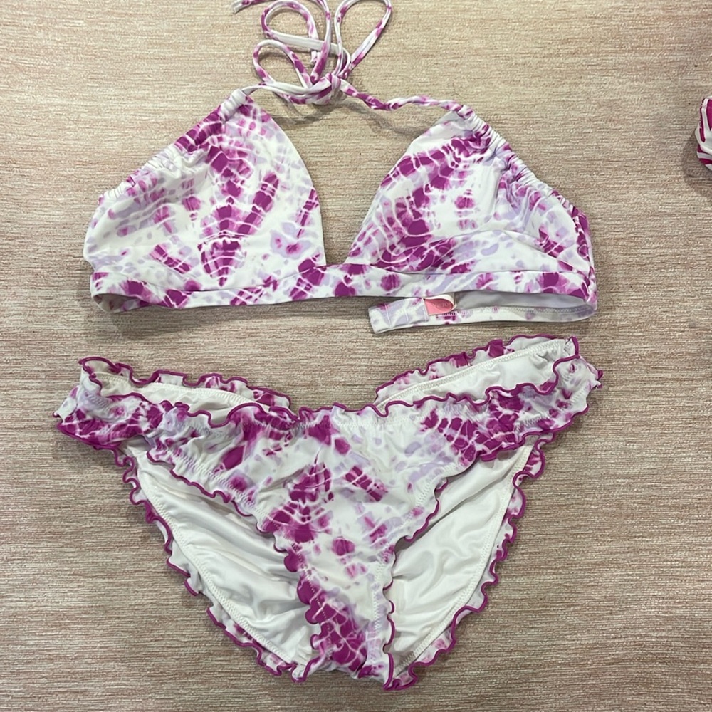PURPLE TIE DYE SET!! UNDERWIRE VICTORIA SECRET BIKINI